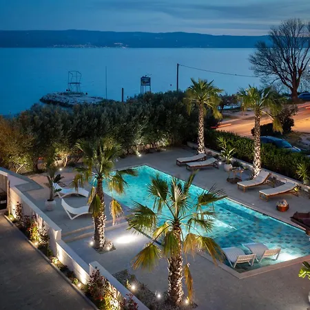 بيت للعطل Neue Luxurioese Strandvilla Duće