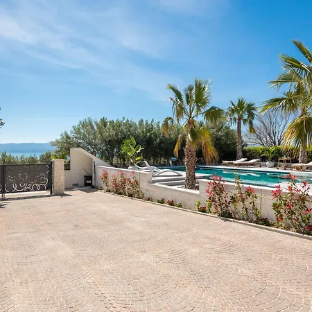 بيت للعطل Neue Luxurioese Strandvilla Duće