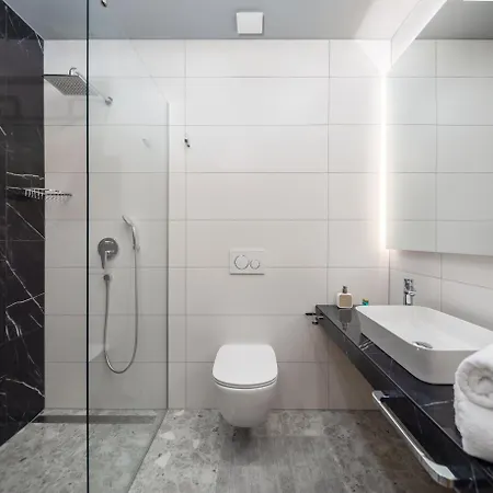 Neue Luxurioese Strandvilla * Duće