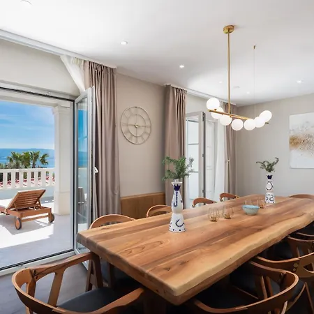 Neue Luxurioese Strandvilla