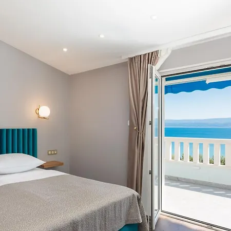 Neue Luxurioese Strandvilla *